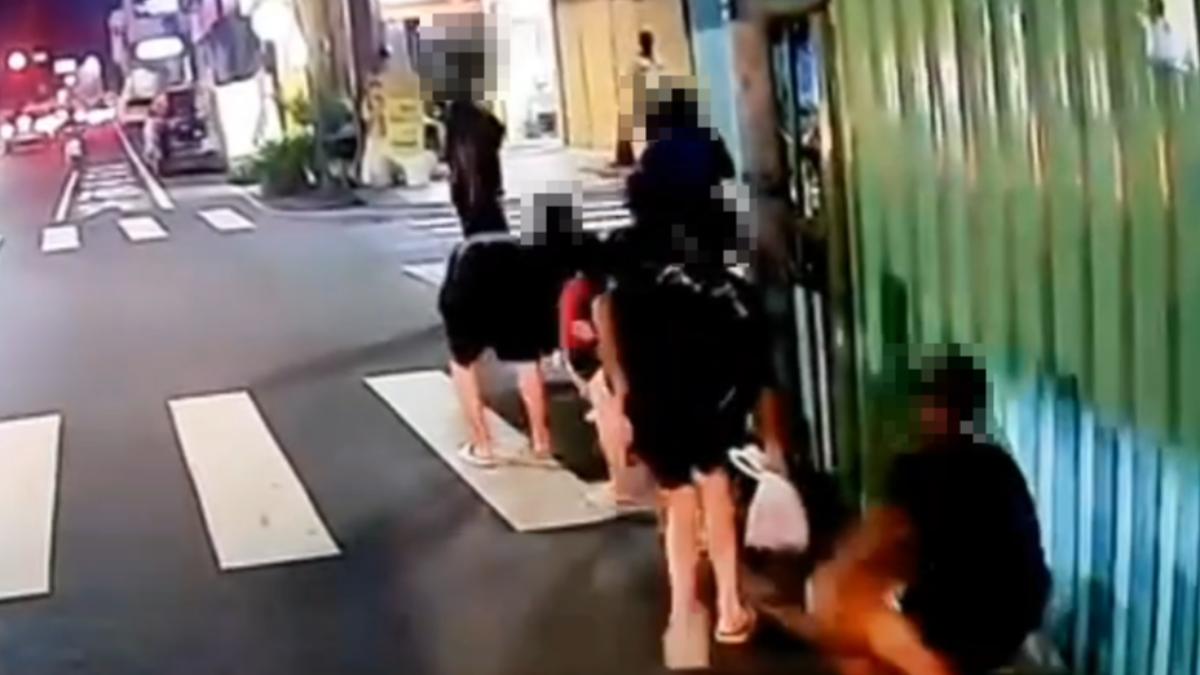 馬路邊練體能?少棒隊摸黑「鴨子蹲」嚇壞路人 南警:恐觸法