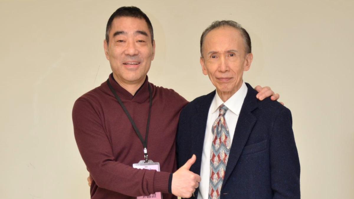 王祥基(左)和余光計畫替徐慶復(右)舉辦一場演唱會。(圖/台北演藝經紀文化交流協會提供)