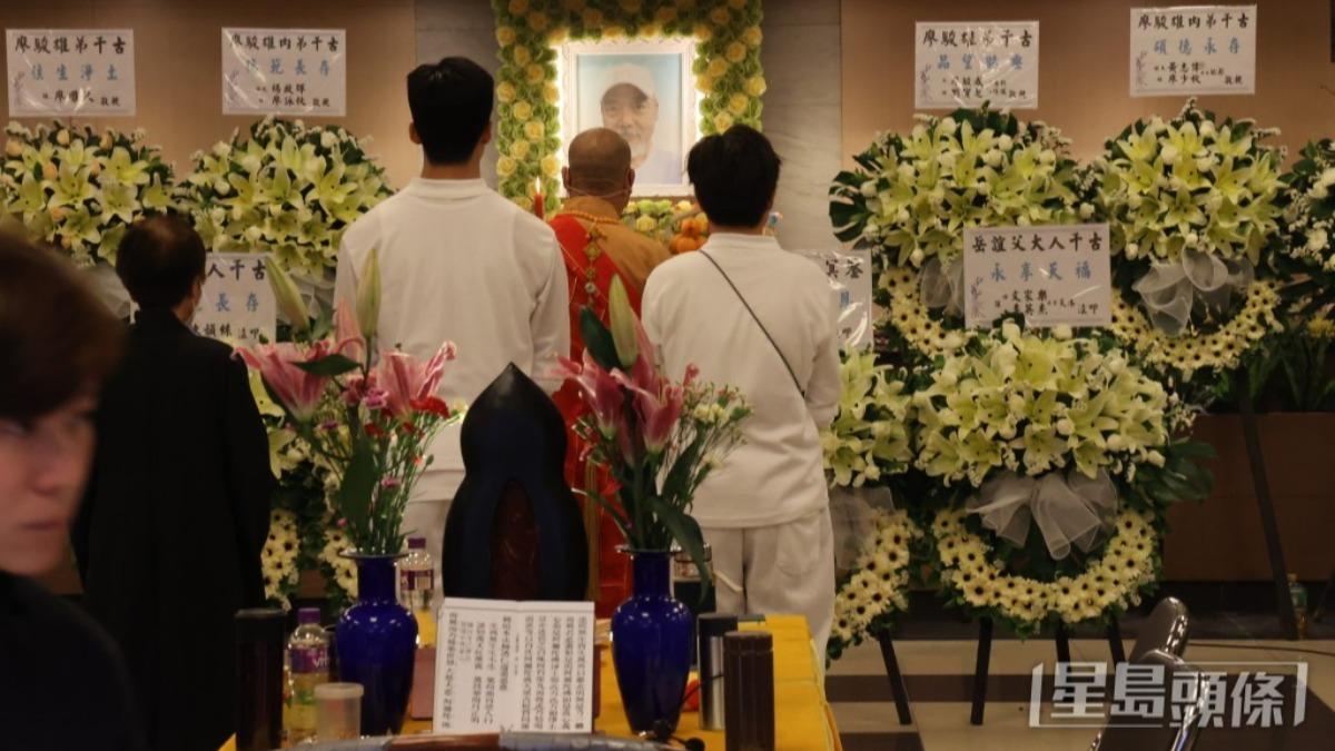 廖駿雄家屬早前在香港大圍寶福紀念館為廖駿雄設靈。(圖/星島頭條)