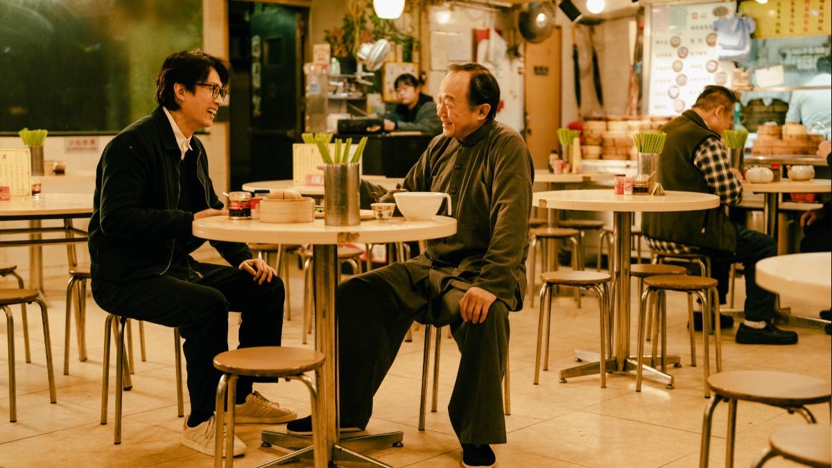黃子華與許冠文相隔32年再合作,彼此惺惺相惜。(圖/華映提供)