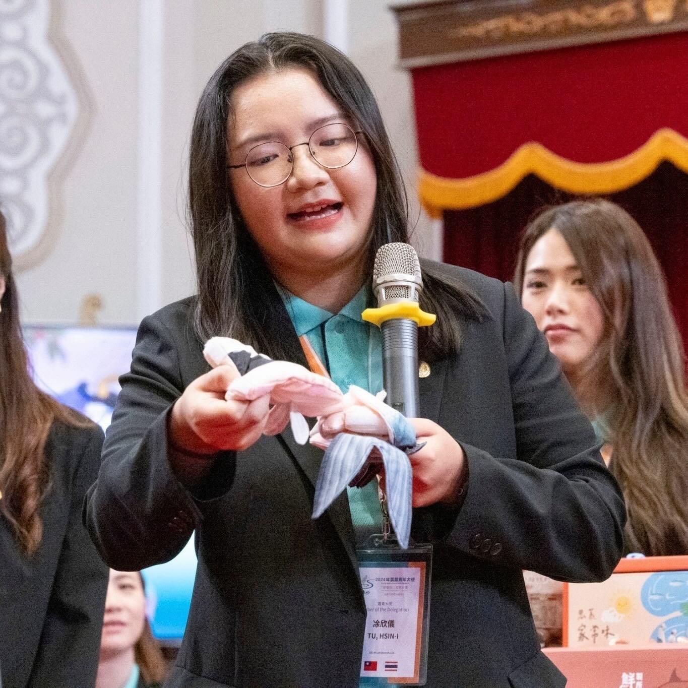 凃欣儀講起虱目魚，眼睛都散發光芒。（圖／翻攝自賴清德threads）