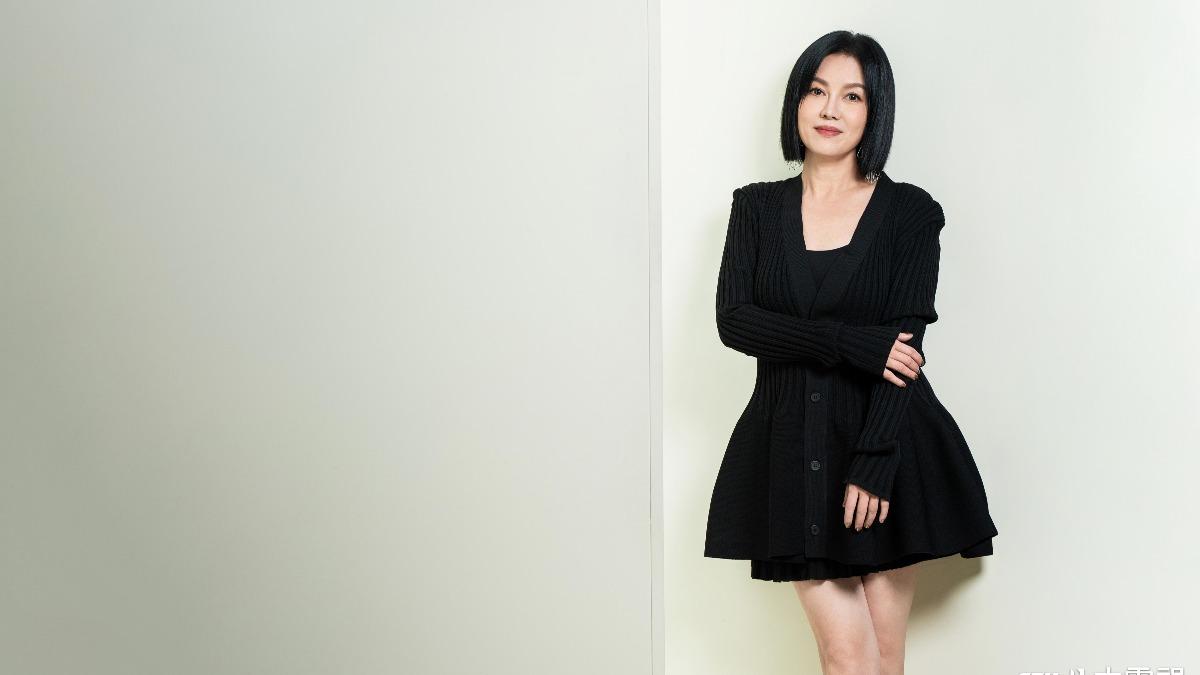 苗可麗笑稱飾演的角色有警世作用,演來消業障。(圖/八大提供)
