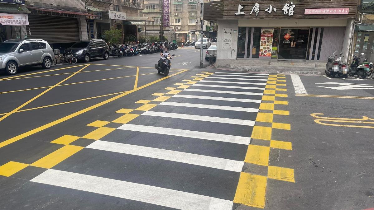 馬路上跳格子?斑馬線旁突冒出「黃色方格」 內行示警:6千直接掰