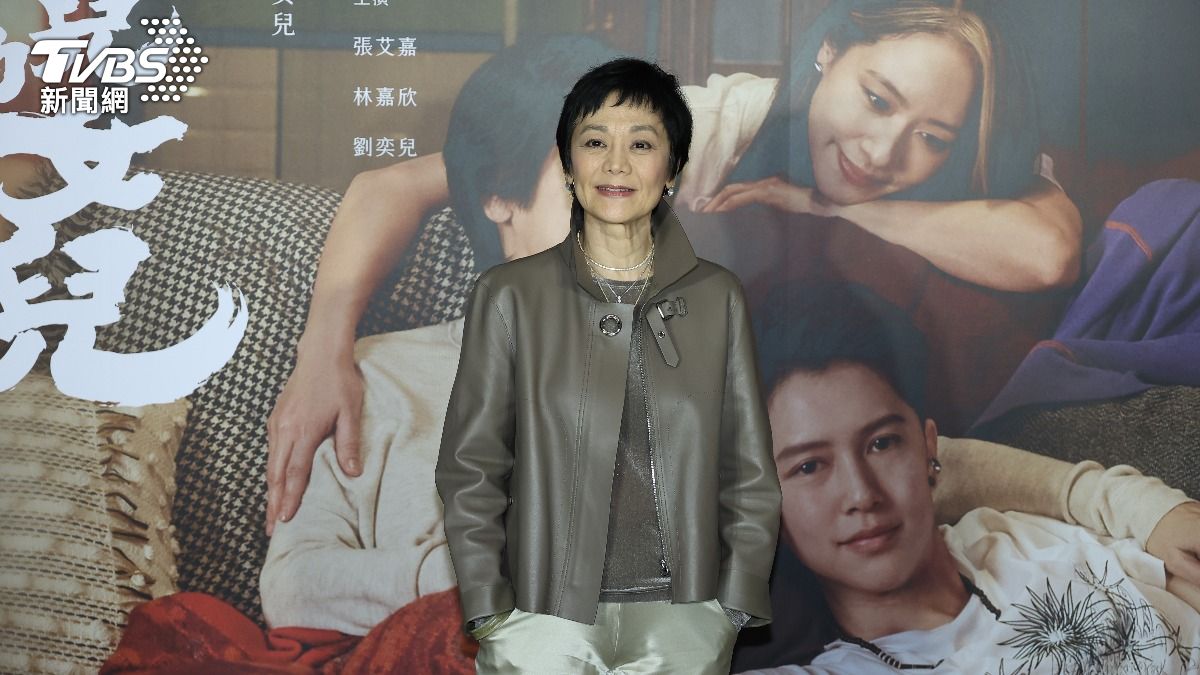 獨/張艾嘉母親「驚傳摔倒」!她急趕回香港 出席金馬典禮生變數