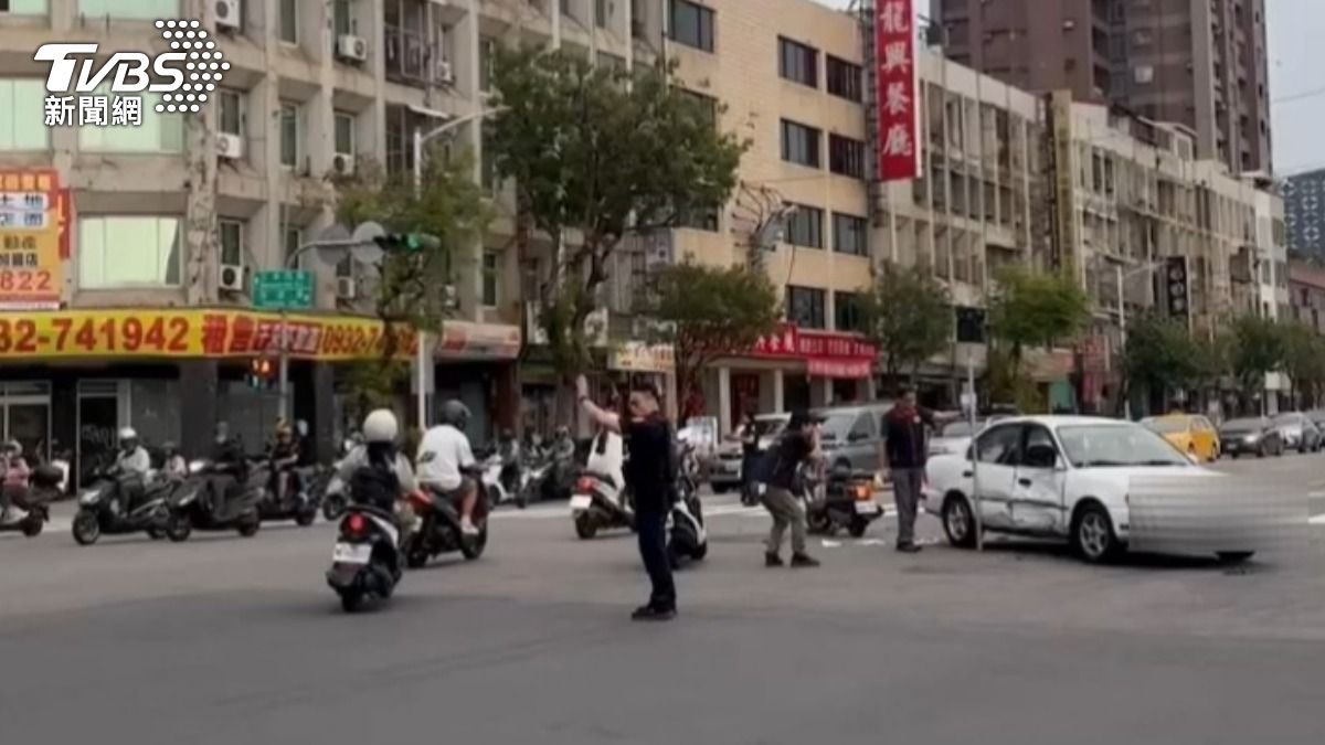 有片/高雄父酒駕騎車撞左轉車慘噴飛 6歲女兒沒戴安全帽身亡