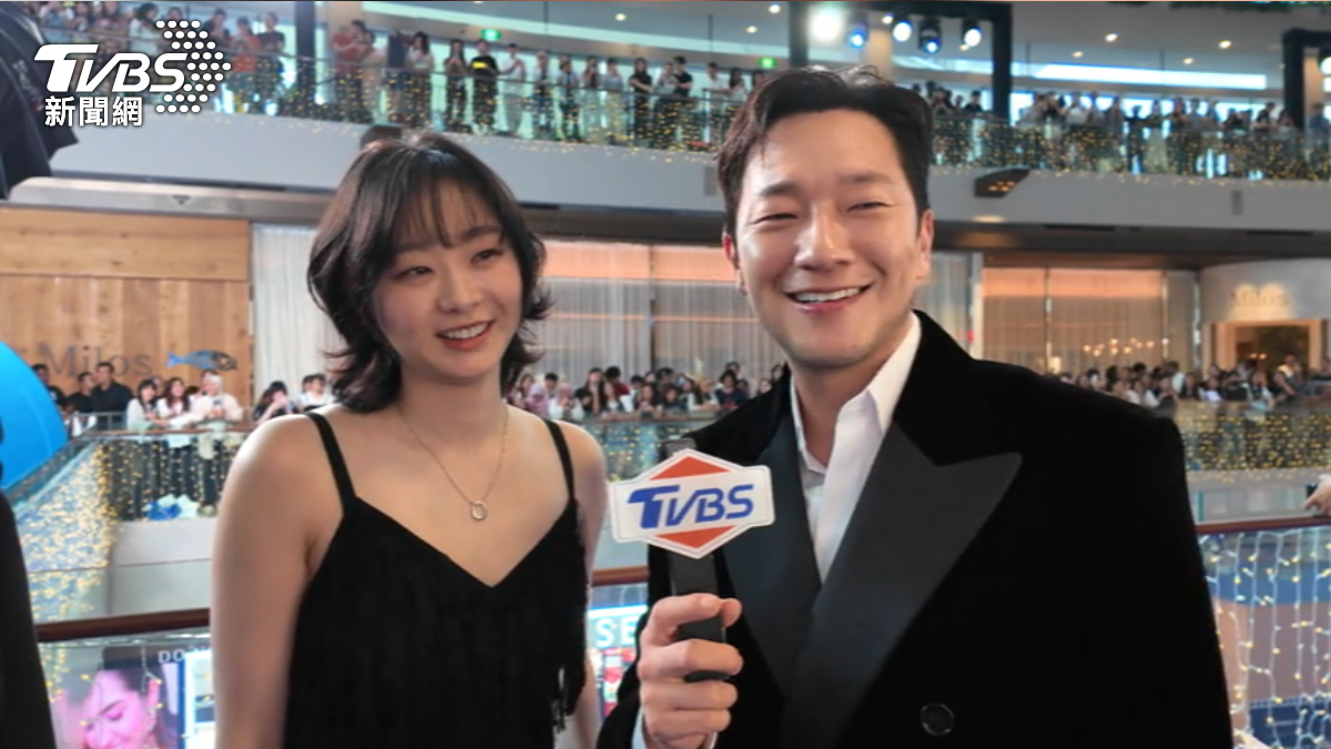 TVBS前進新加坡,直擊孫錫久(右)、金多美參與迪士尼亞太內容發布會。(圖/TVBS)