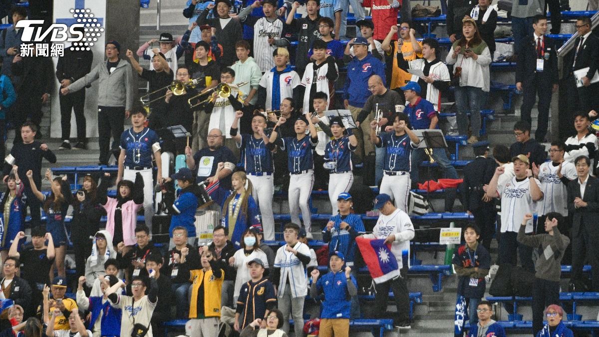 台人熱情應援。(圖/胡瑞麒攝)
