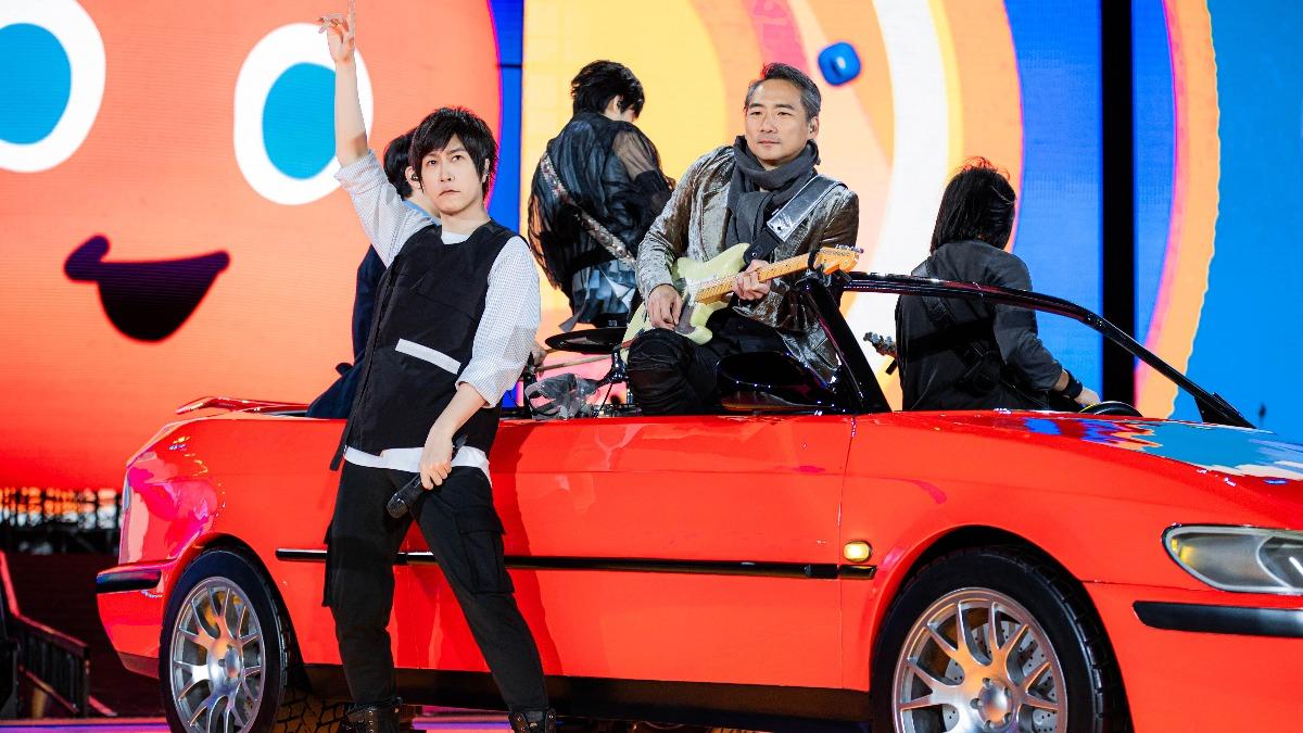五月天透過演唱會和歌迷創造珍貴回憶。(圖/相信音樂提供)