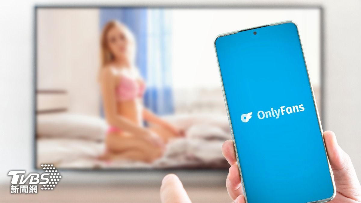 狗保母趁著屋主不在家拍攝Onlyfans影片。（示意圖／達志影像shutterstock）