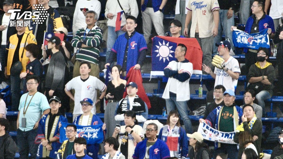 非常多台灣人前進東京巨蛋為中華隊加油。(圖/胡瑞麒攝)