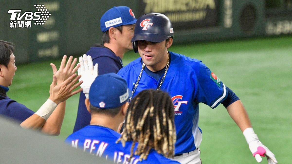 潘傑楷5局上陽春全壘打。(圖/胡瑞麒攝)
