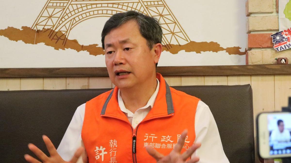 勞動部次長許傳盛被點名是謝宜容後台。(圖/翻攝自許傳盛臉書)