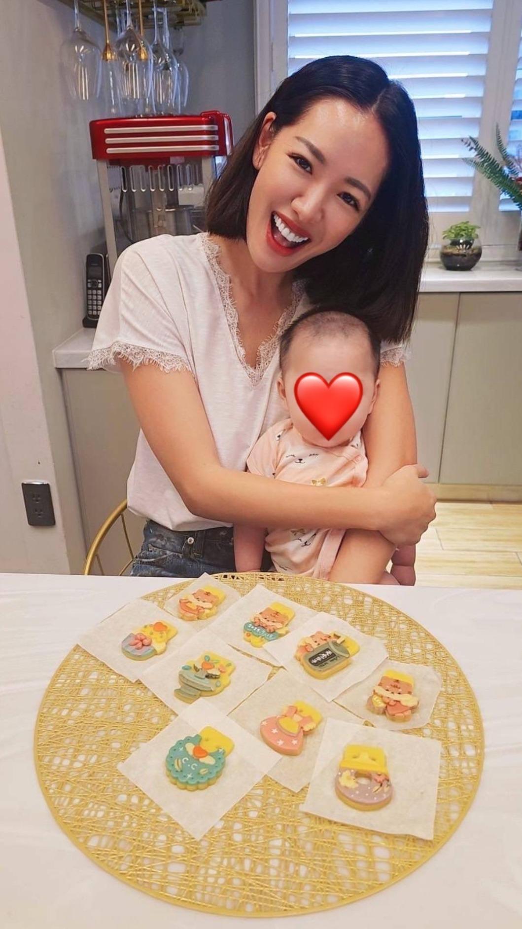劉伊心親手為CC製作收涎餅乾。（圖／劉伊心提供）