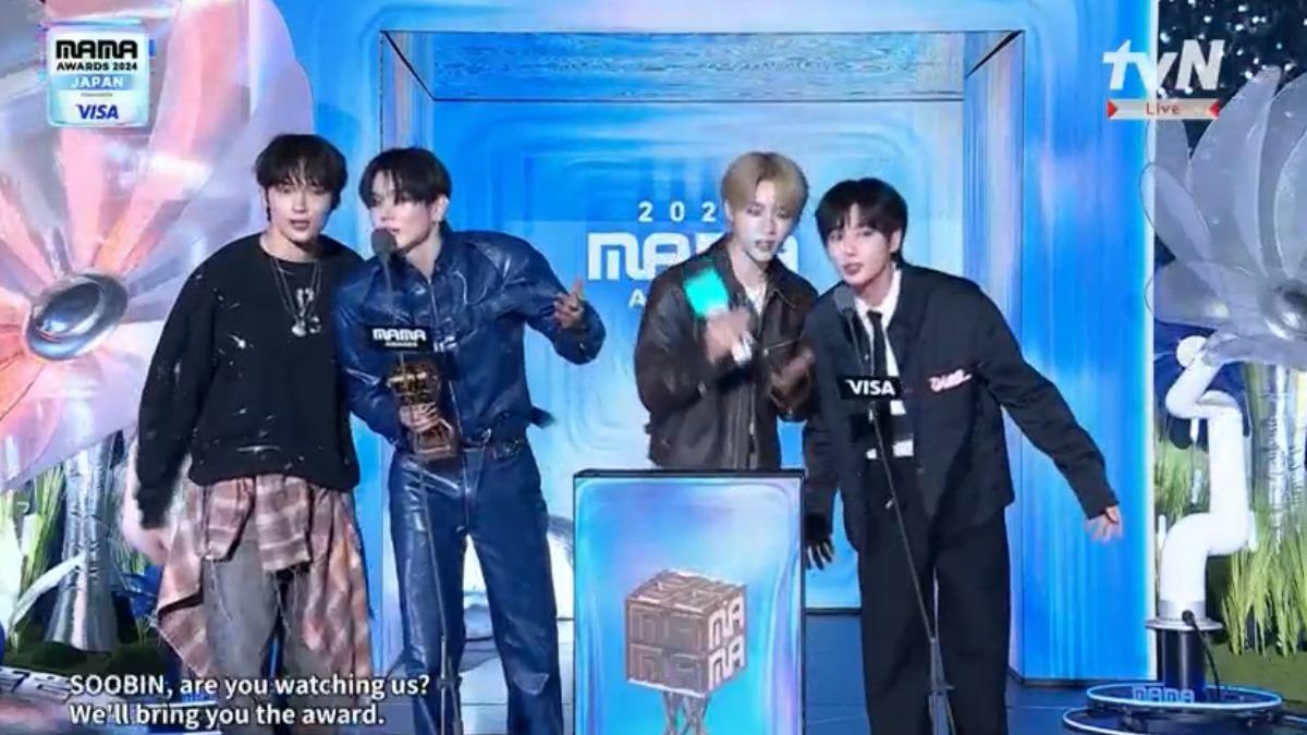 TXT收下「Fan's choice」獎,喊話缺席的秀彬。(圖/取自Mnet YT)