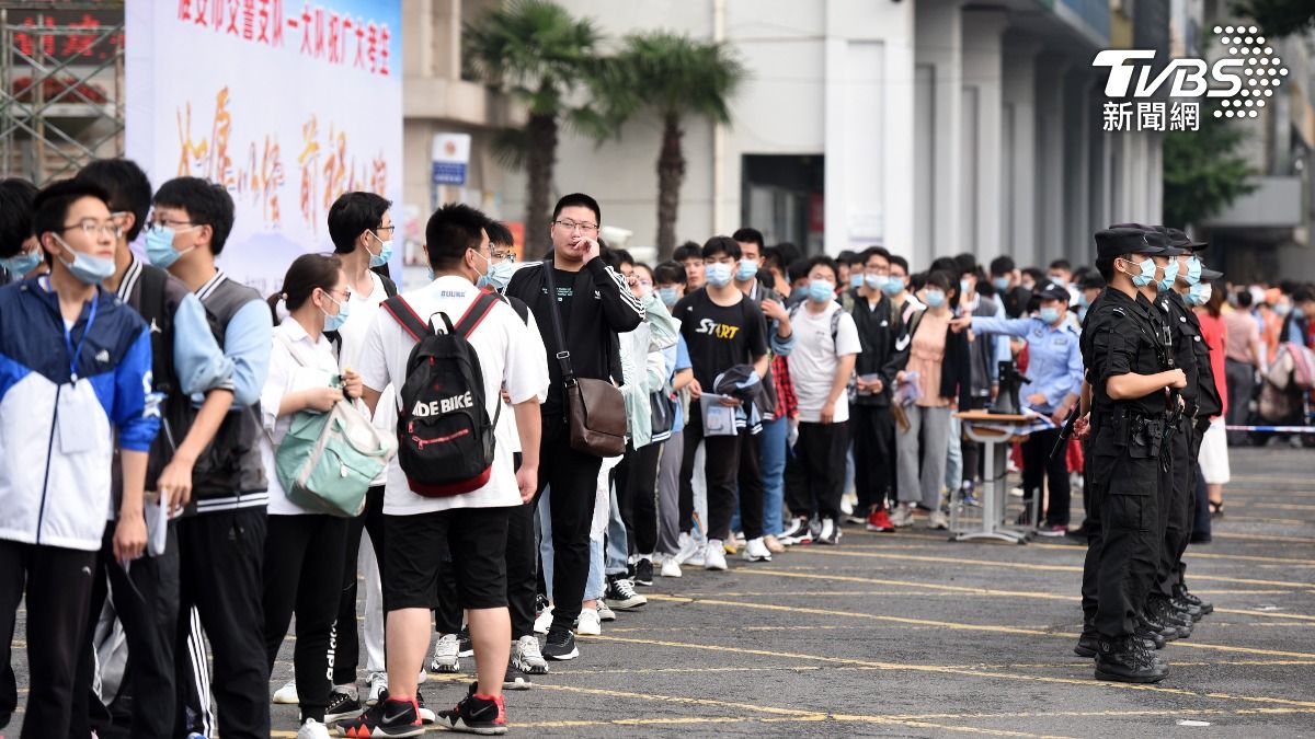 經濟低迷!中國鼓勵畢業生「做清潔工」 網諷:大媽工作也搶?