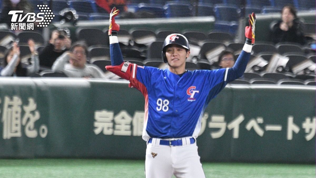 棒球12強賽中華隊以8比2擊敗美國,開路先鋒陳晨威4局敲出三壘安打助隊再下一城。(圖/胡瑞麒攝)