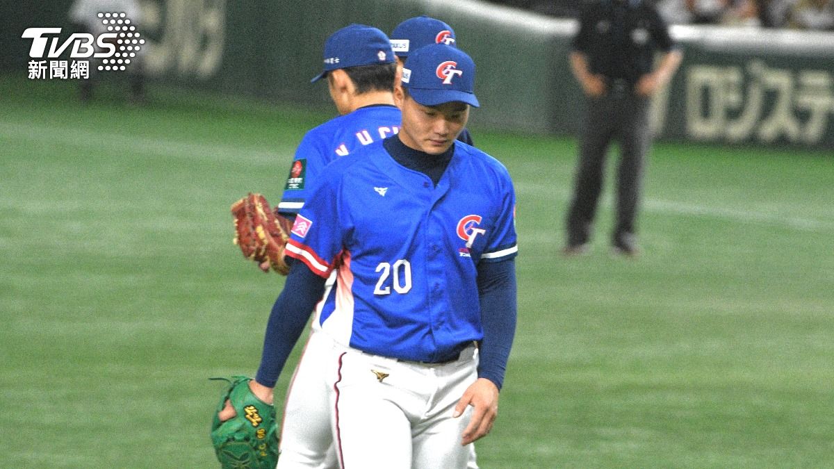 陳柏清下場換江國豪救援。(圖/胡瑞麒攝)