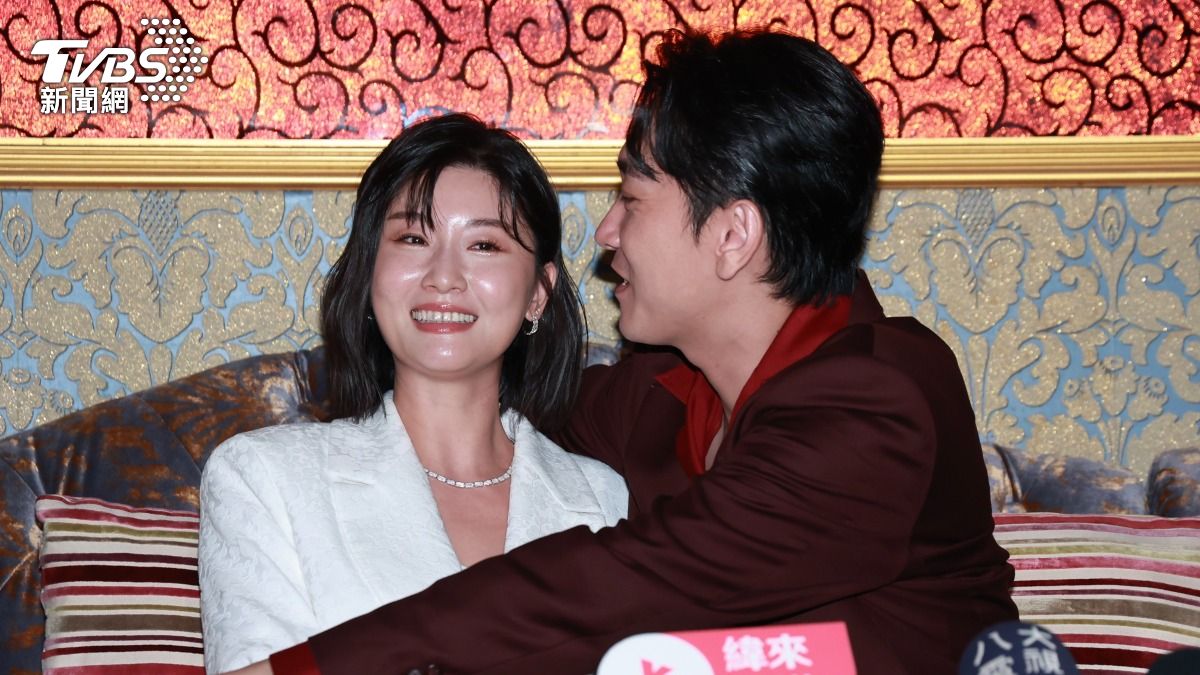朱芷瑩（左）、施名帥婚禮進度卡關。（圖／黃城碩攝）