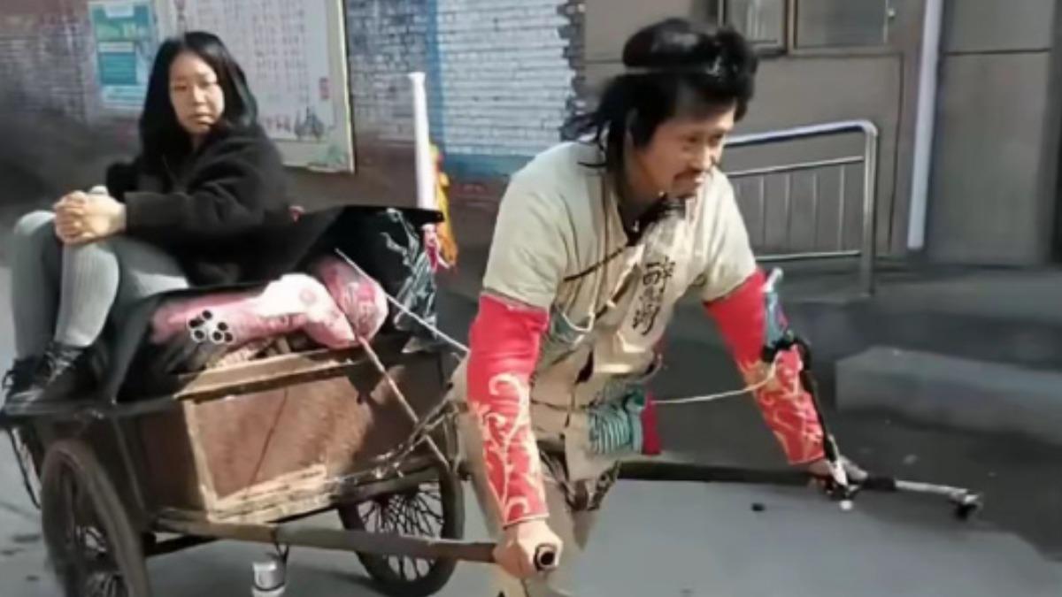 網紅「丐中丐」夫妻。(圖/翻攝自微博)