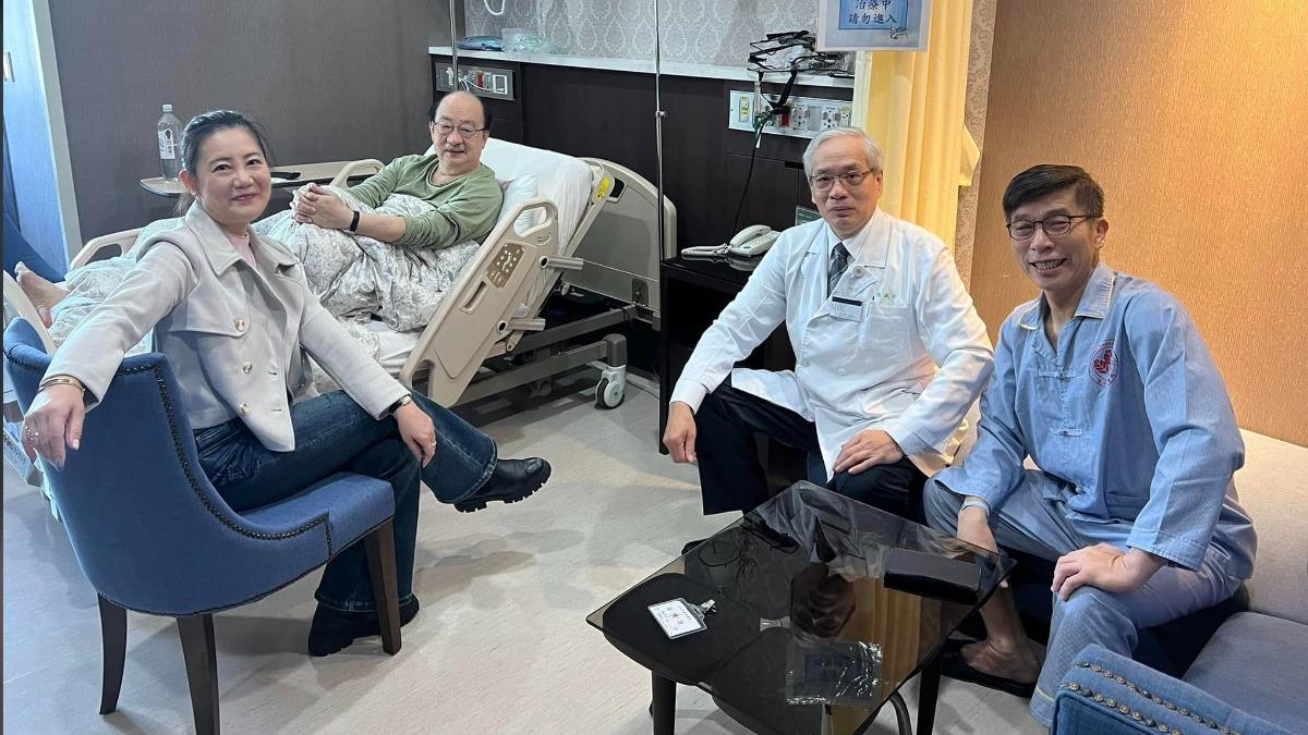 柯建銘病床照曝光!吳思瑤探望這2人 醫院開「黨團大會」