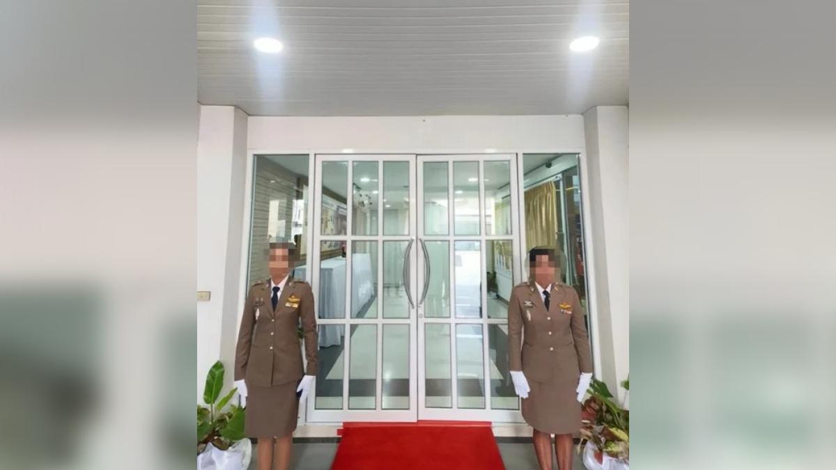 歐拉弄擁有巨大豪華更衣室，門口還有兩名女兵守衛。（圖／翻攝自X）