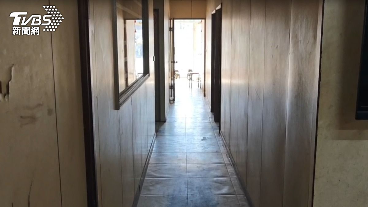 江男、李男平時居住在員工宿舍內。（圖／TVBS）