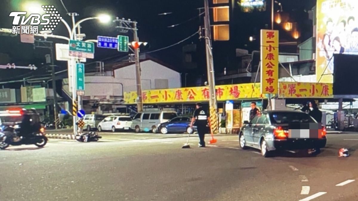 張男失控噴飛死亡。(圖/TVBS)