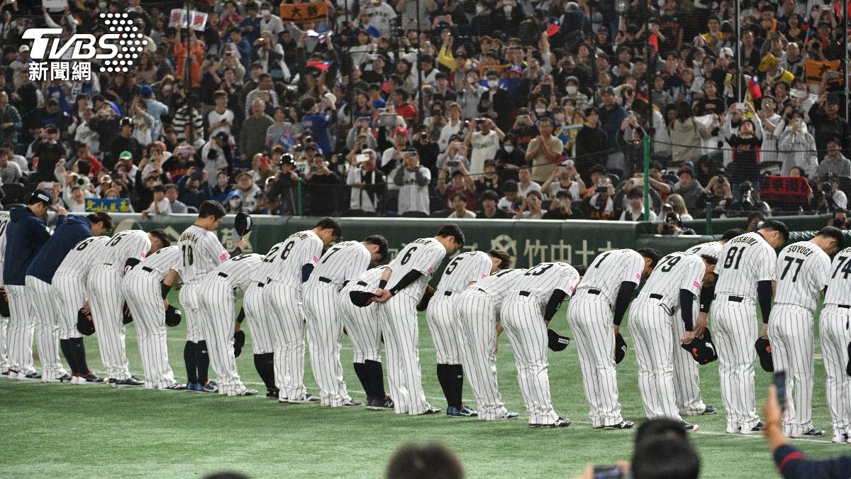 12強／日本隊落敗後做「2舉動」　外媒狂讚：運動家精神