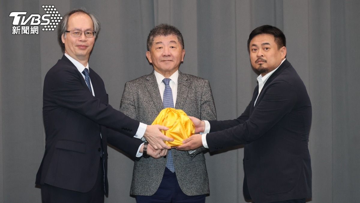 洪申翰接掌勞動部 再為輕生案鞠躬道歉:我出身基層、不忘初衷