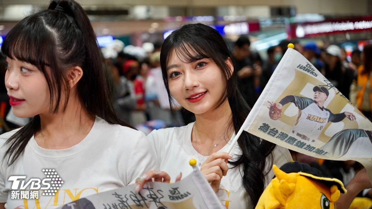 台鋼雄鷹啦啦隊Wing Stars成員一粒。(圖/區國強攝)