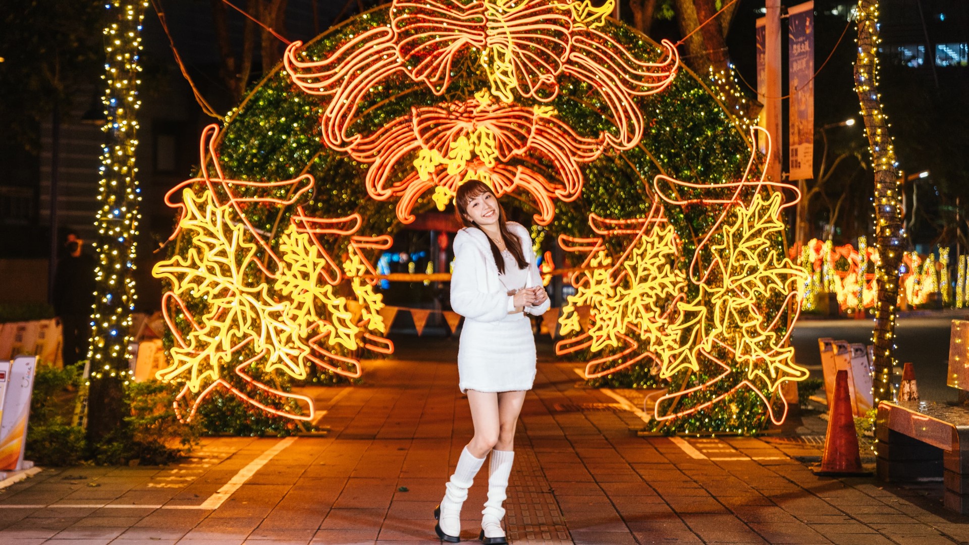 ▲「幻夢槲寄生」以寓意愛與和平的槲寄生為造型,營造夢幻佳節氛圍。(來源:新北市政府觀旅局)