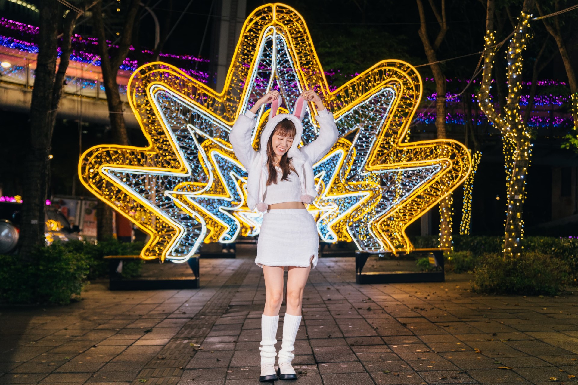 ▲「無敵幸運星」以金銀相間的設計打造出一座閃耀星芒,星光熠熠的樣貌,彷彿點亮了無限的希望與幸運。(來源:新北市政府觀旅局)