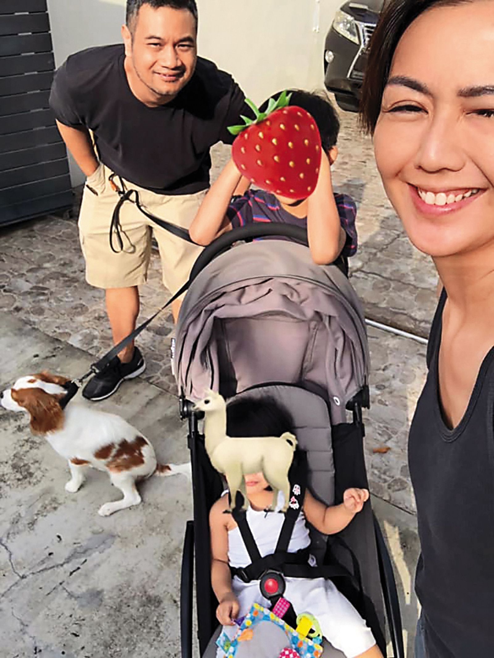 孫燕姿(右)與老公納迪姆(左)結縭13年,育有1子1女。(圖/翻攝自孫燕姿臉書)