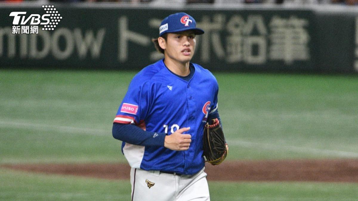 張奕對日本中繼登板、僅被敲2安無失分,還飆出3次三振。(圖/胡瑞麒攝)
