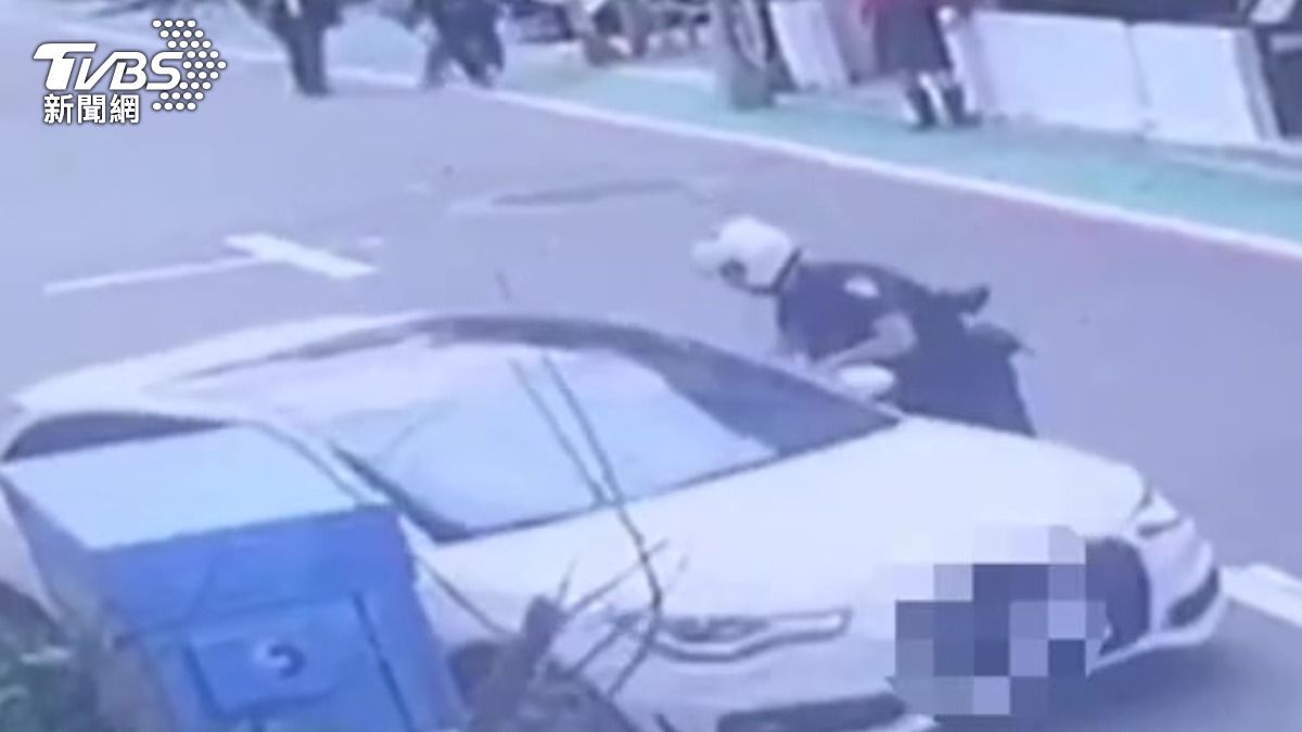 理髮中途違停被開單 北市莽男「開車衝撞警」被壓制