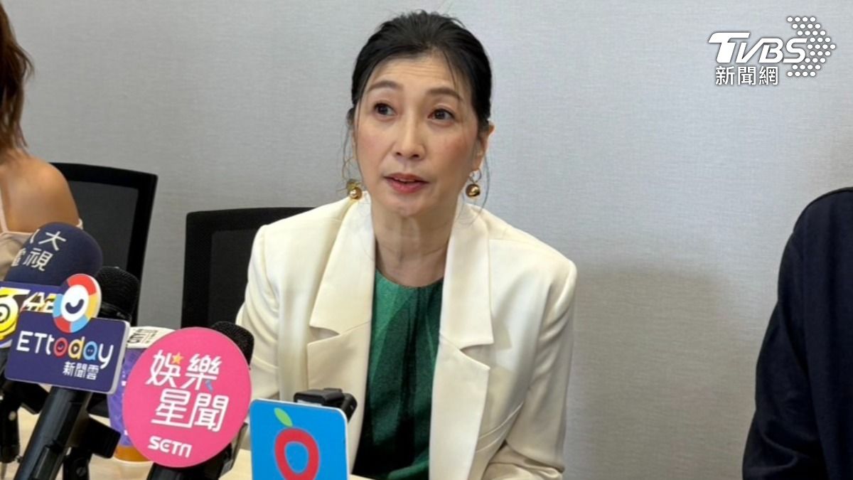 離婚夏克立露臉了!黃嘉千燒百萬打官司 認「桃花大開」揭現況