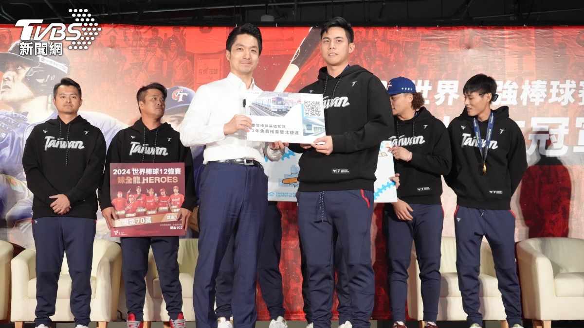 蔣萬安也辦味全龍見面會。（圖／區國強攝）