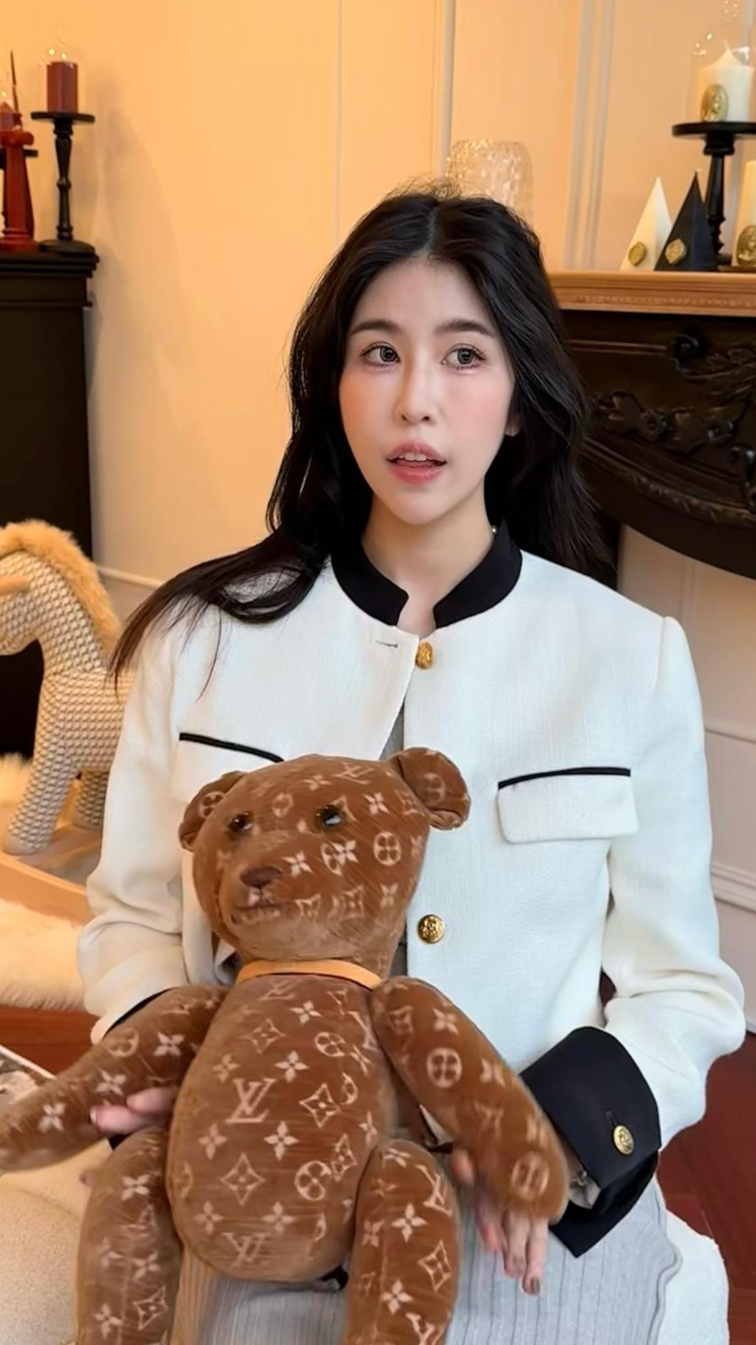 柔柔感謝婆婆李亞萍送她外套。(圖/翻攝自柔柔threads)