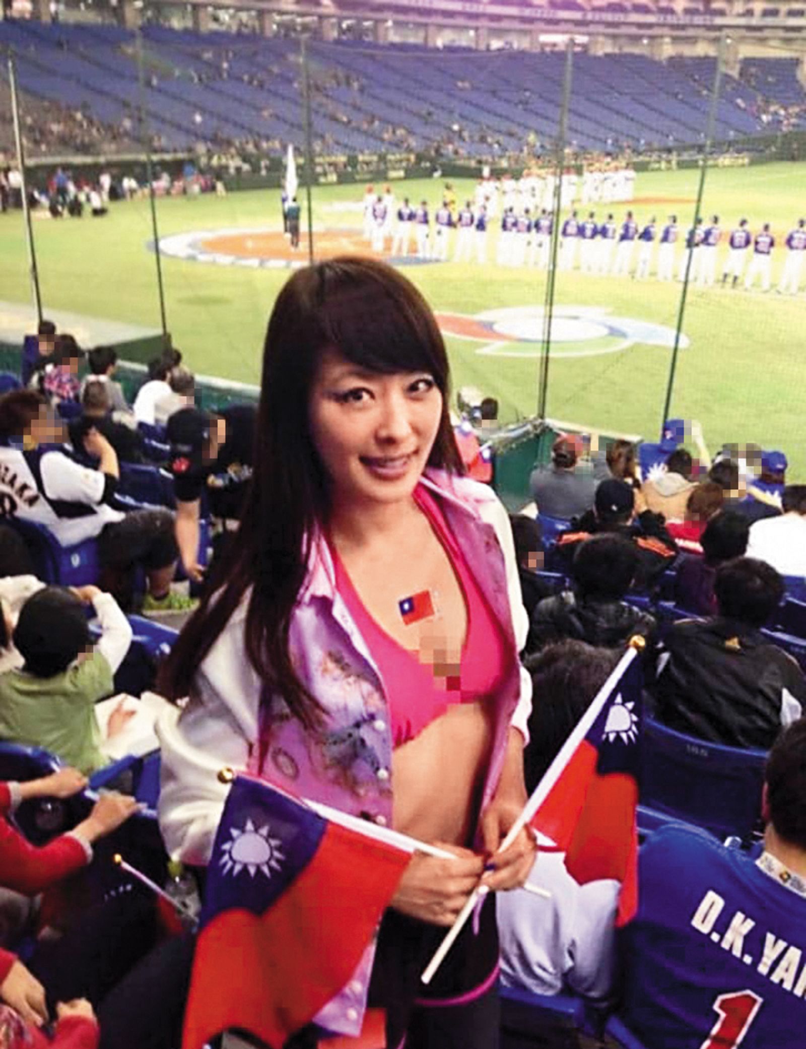 11年前賈永婕曾穿比基尼看棒球,樂於展示好身材,現在她只能讚嘆當初的勇敢。(圖/翻攝自賈永婕臉書)