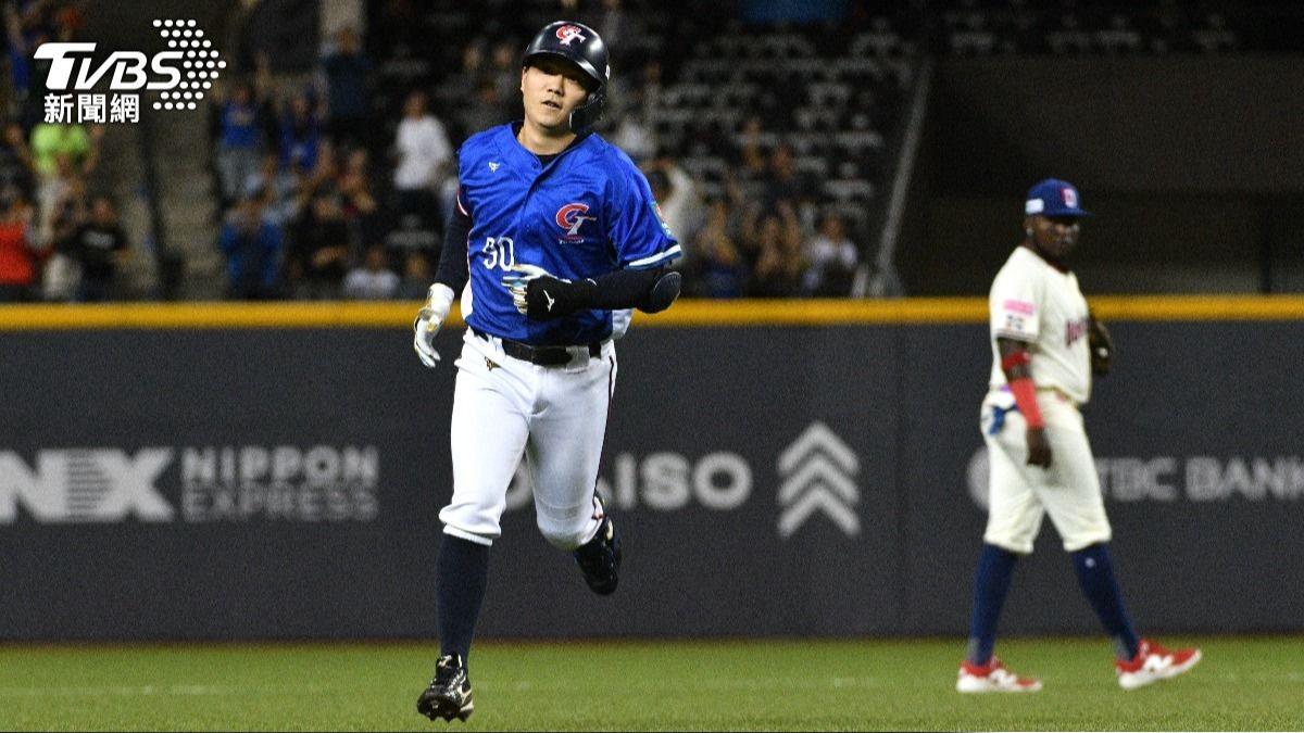 江坤宇在預賽面對多明尼加時開轟。(圖/胡瑞麒攝)