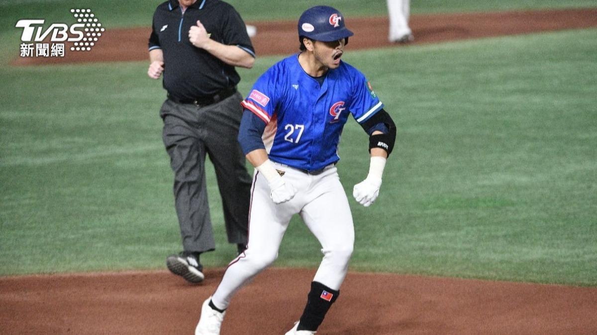 林家正在5局上半的陽春砲成為勝負關鍵。（圖／胡瑞麒攝）
