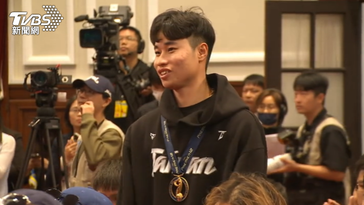 林昱珉先回台灣當兵後赴美。（圖／TVBS）