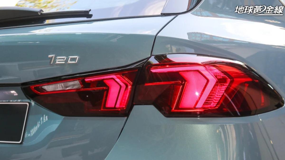 F70世代1 Series導入全新的車名標示,車系數字放大,並取消代表汽油動力的英文字母「i」。(圖/地球黃金線提供)