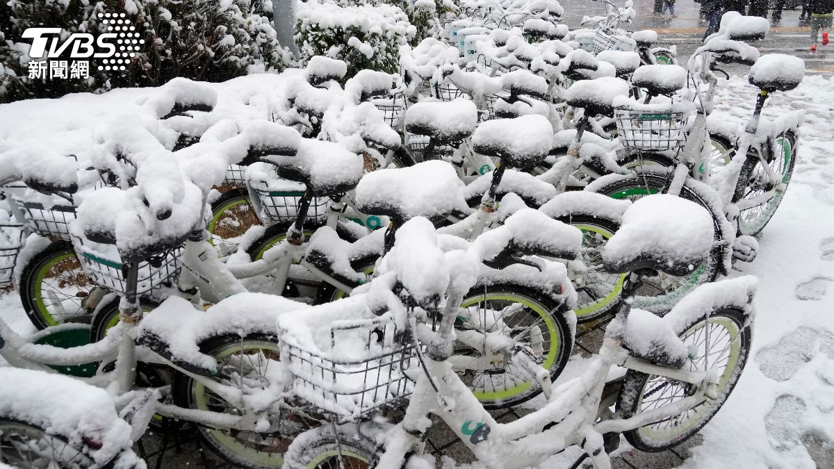 上百航班已取消!韓國「百年來最強大雪」 癱瘓交通已釀3死