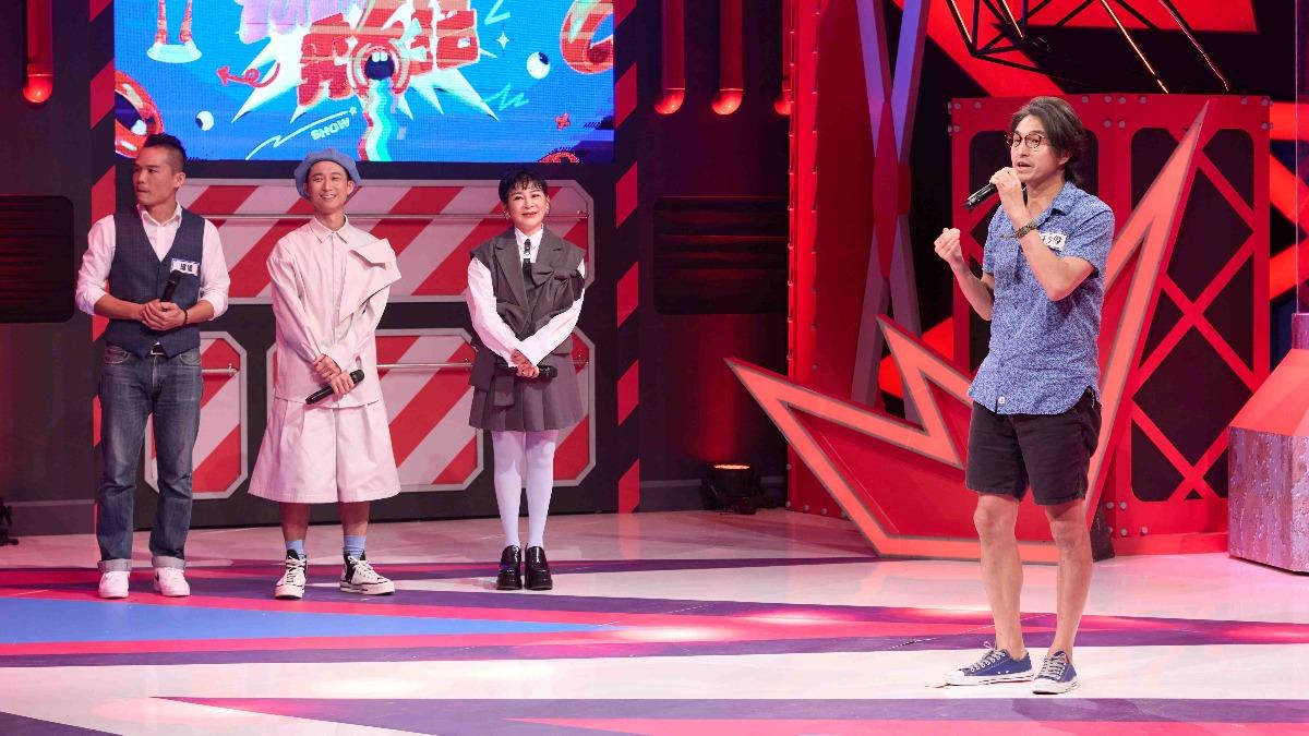 王少偉（右1）擔任踢館魔王。（圖／公視台語台提供）