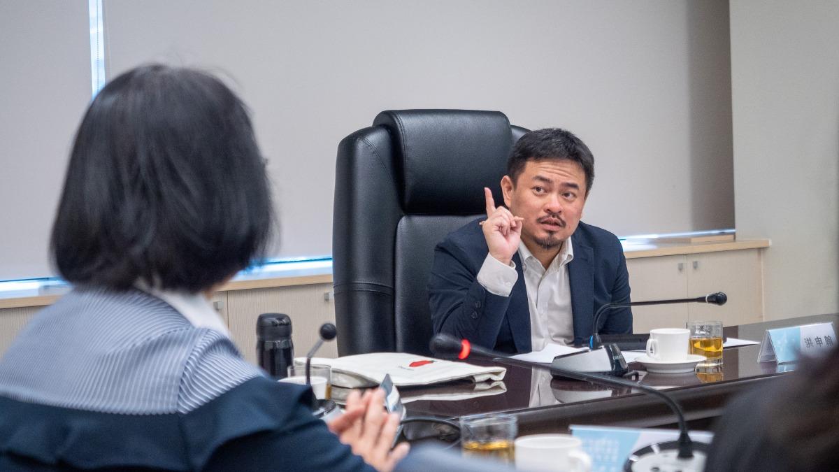 洪申翰上任火燒自己?1動作恐得罪人 郭正亮爆「勞動部都他的眼線」