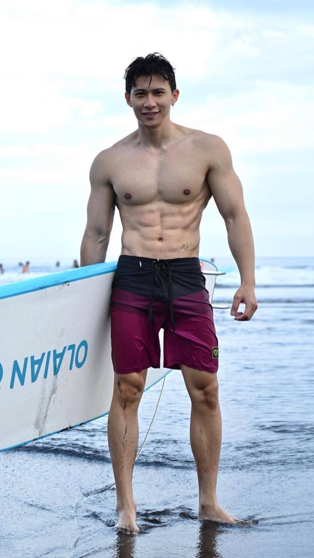 健身男星Rock被誇撞臉陳傑憲,還有不少民眾爭相拍照。(圖/Eros Rock提供)