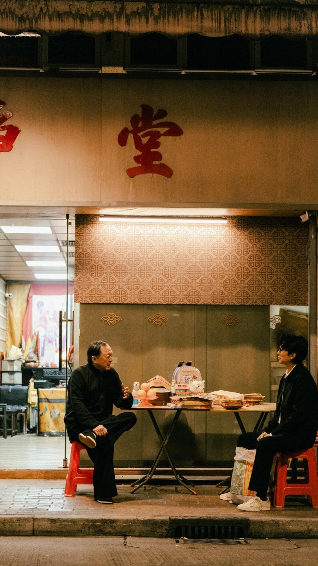 許冠文和黃子華在電影前期理念不合,衝突不斷。(圖/華映提供)