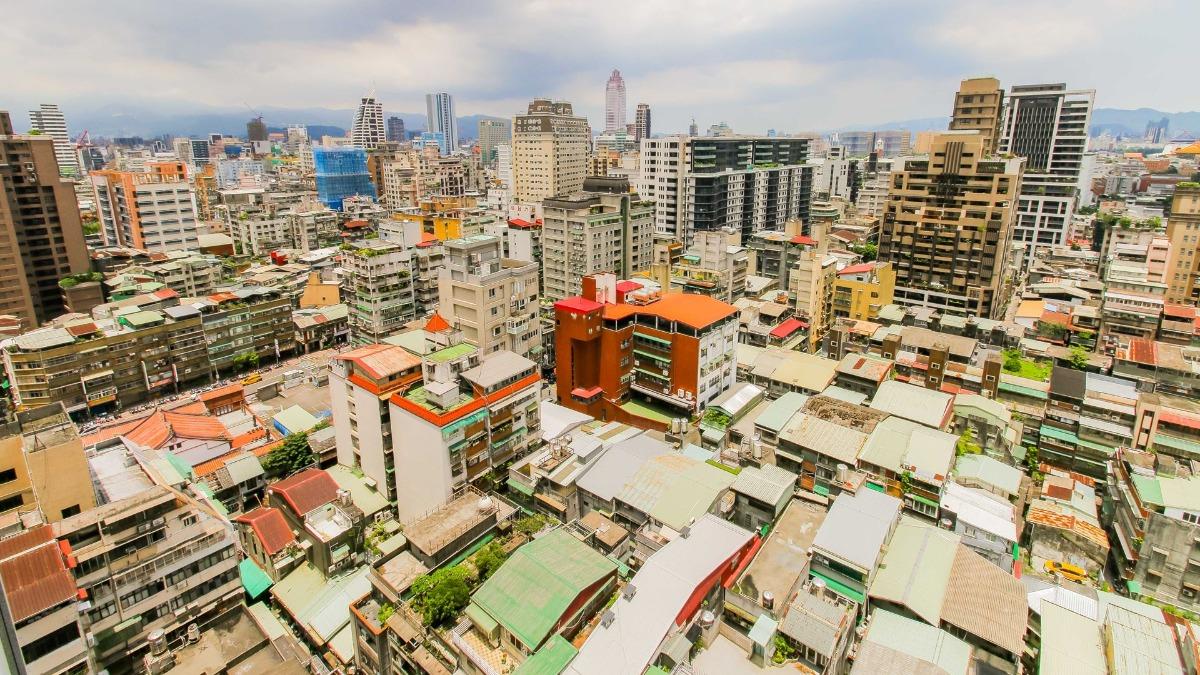 打炒房牽制！賣方價降拚成交　房市交易量縮首回升月增4%