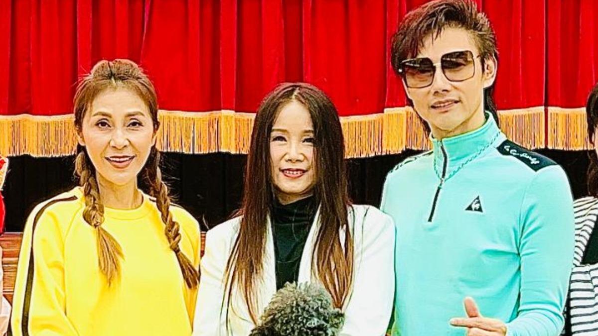 包偉銘(右起)和劉依純、梁佑南等好友走訪花蓮做公益。(圖/翰森娛樂提供)